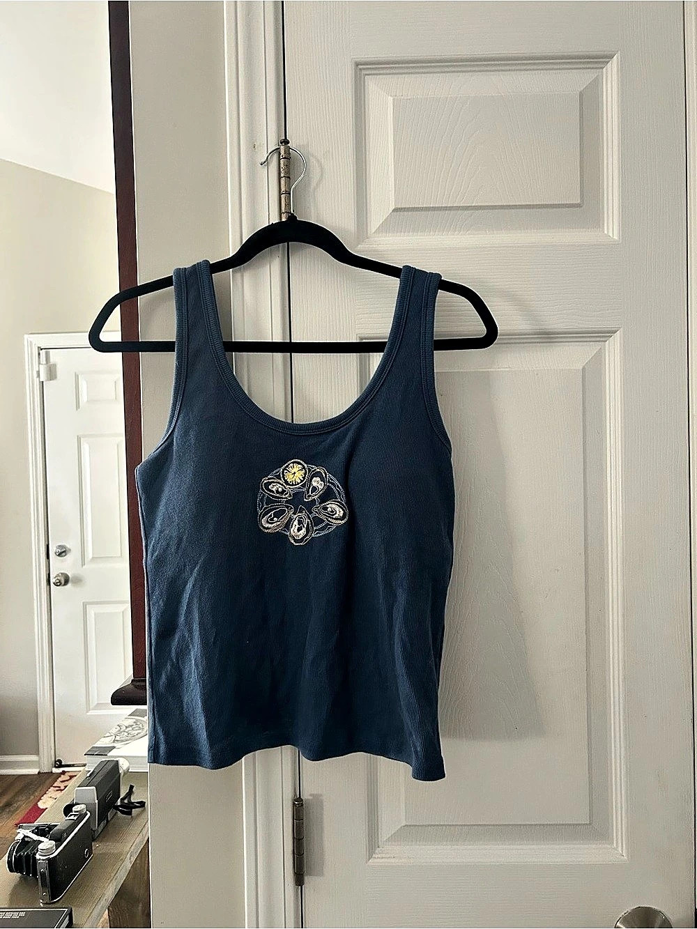 Abercrombie & Fitch Bra-Free Oyster Graphic Scoopneck Tank Blue Large